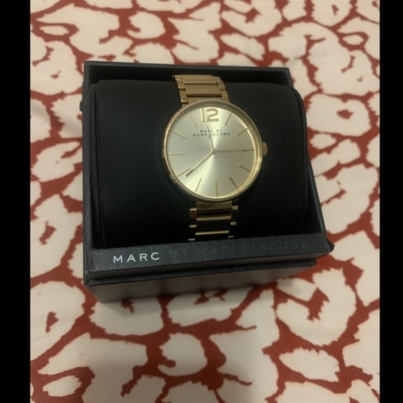 Marc By Marc Jacobs Gold Women’s Watch - Picture 2 of 8